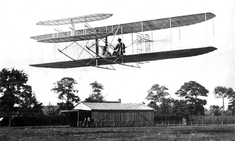 Quién inventó el avión y en qué año